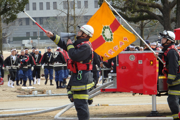 消防職員による火災防御訓練06